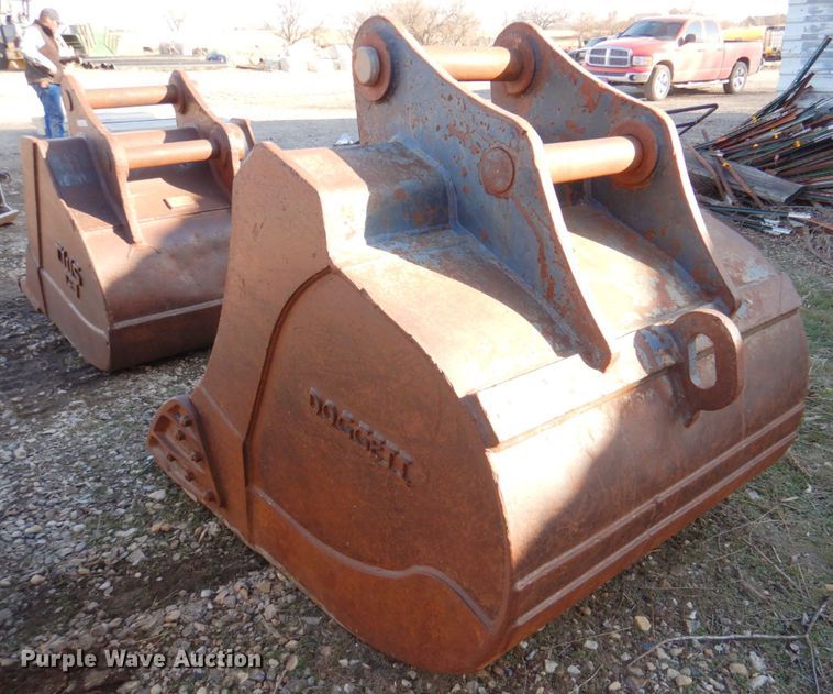 image for item IH9179 (2) excavator buckets