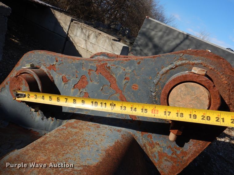 image for item IH9179 (2) excavator buckets