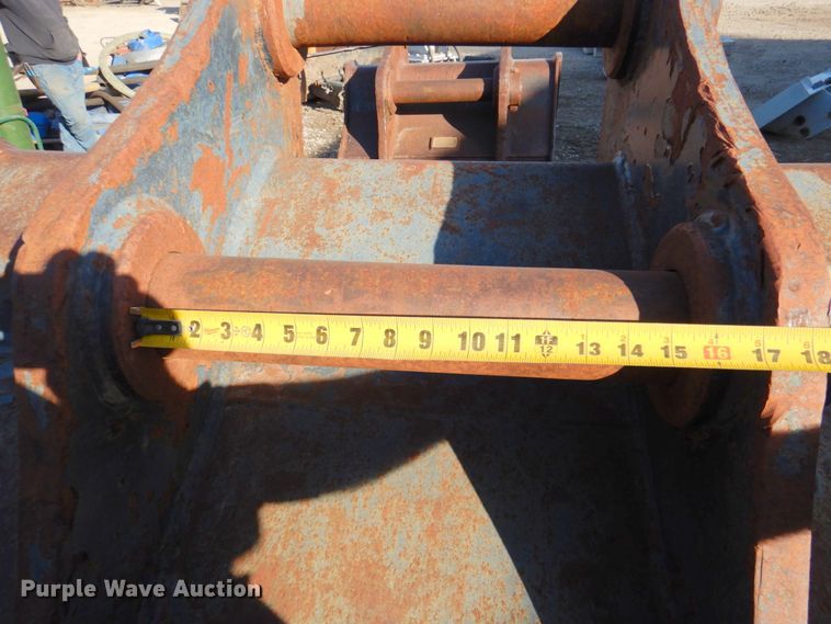 image for item IH9179 (2) excavator buckets