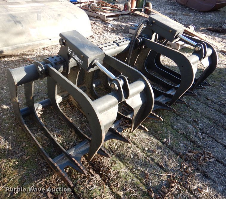 image for item IH9184 Bobcat 82"W skid steer grapple bucket