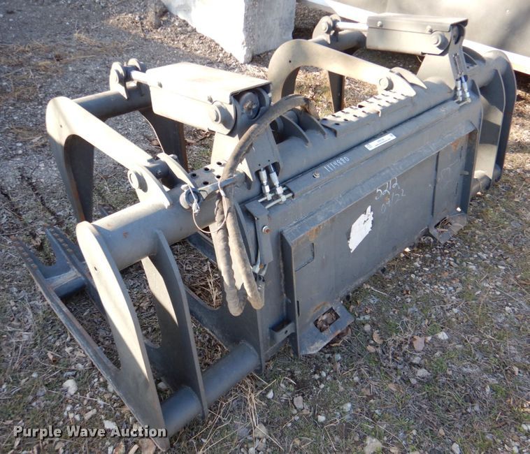 image for item IH9184 Bobcat 82"W skid steer grapple bucket