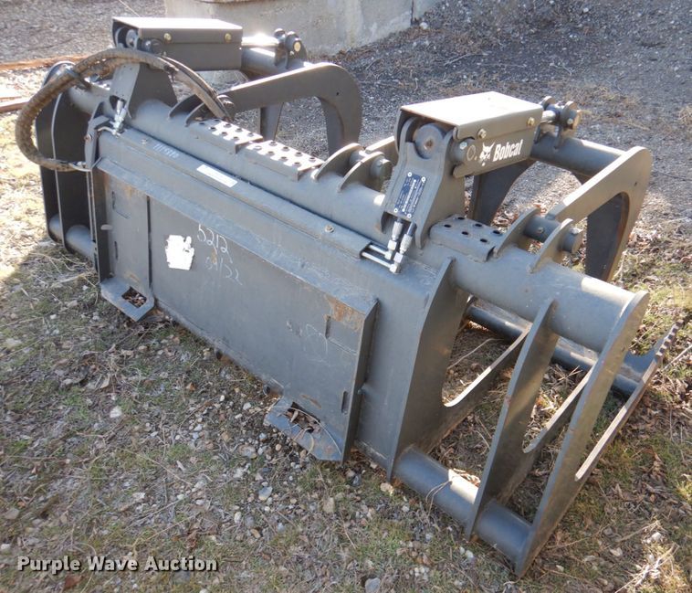 image for item IH9184 Bobcat 82"W skid steer grapple bucket