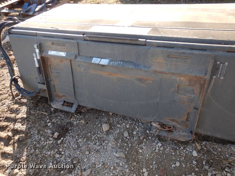 image for item IH9185 2014 Bobcat 72" W skid steer sweeper