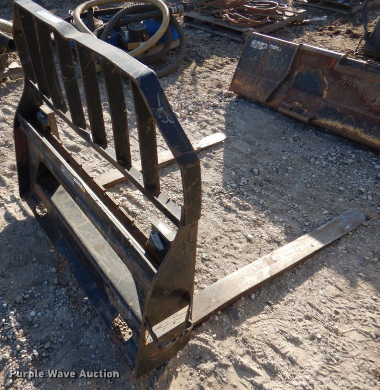 image for item IH9187 John Deere skid steer forks