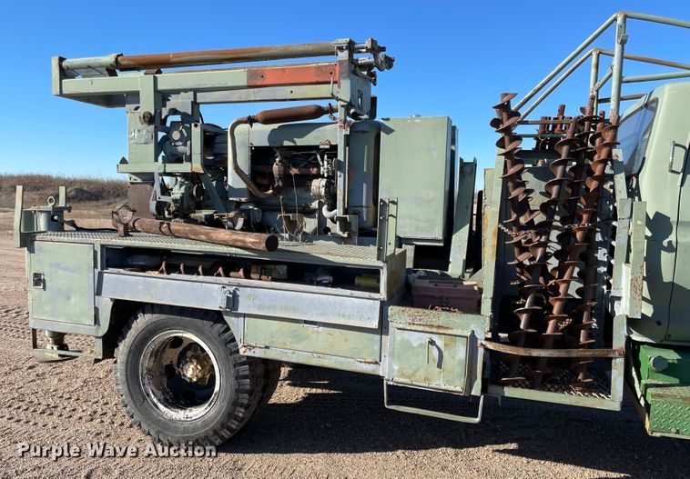 image for item IJ9578 1979 Ford F600  drilling rig truck