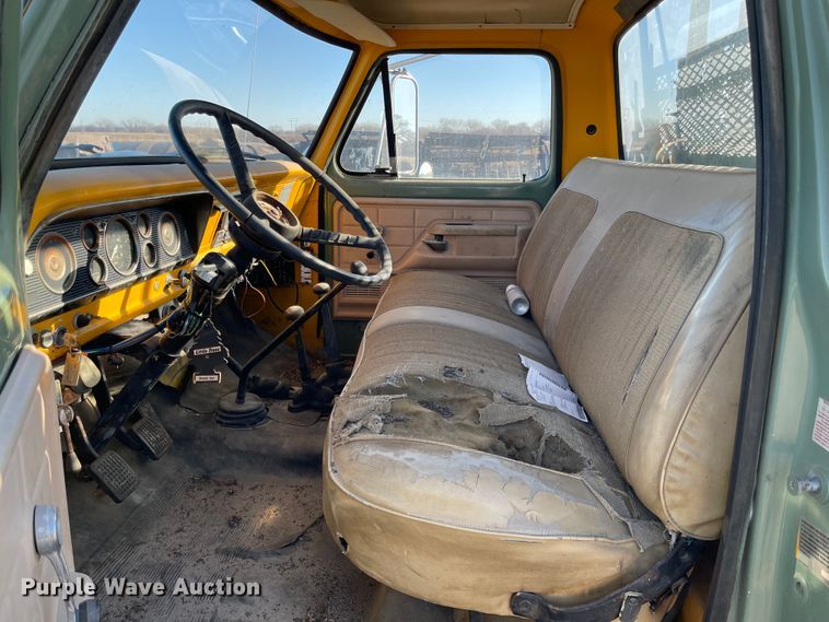 image for item IJ9578 1979 Ford F600  drilling rig truck