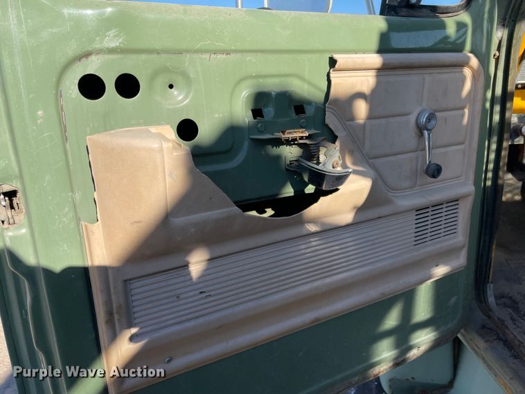 image for item IJ9578 1979 Ford F600  drilling rig truck