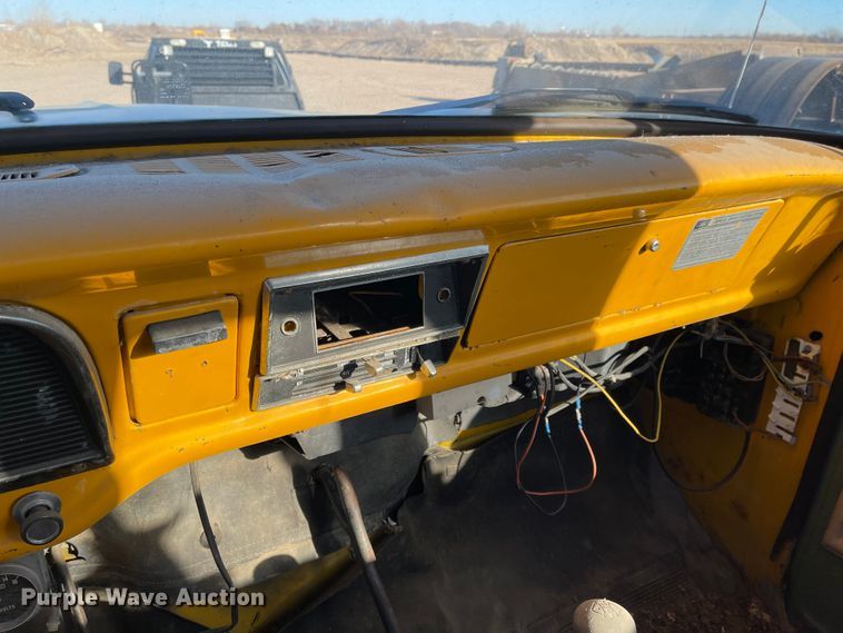 image for item IJ9578 1979 Ford F600  drilling rig truck