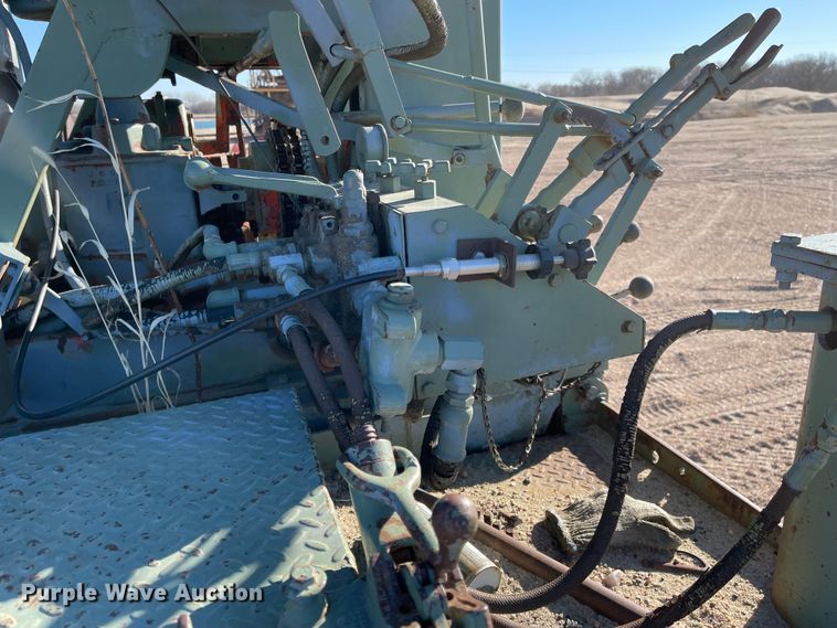 image for item IJ9578 1979 Ford F600  drilling rig truck