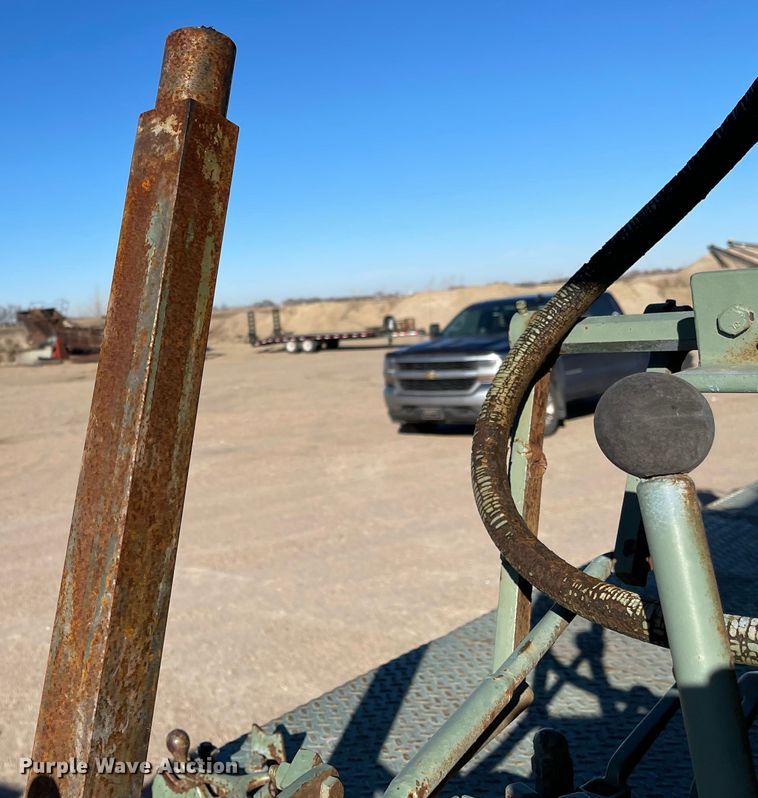 image for item IJ9578 1979 Ford F600  drilling rig truck