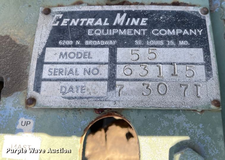 image for item IJ9578 1979 Ford F600  drilling rig truck