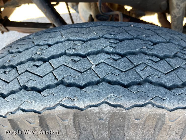 image for item IJ9578 1979 Ford F600  drilling rig truck