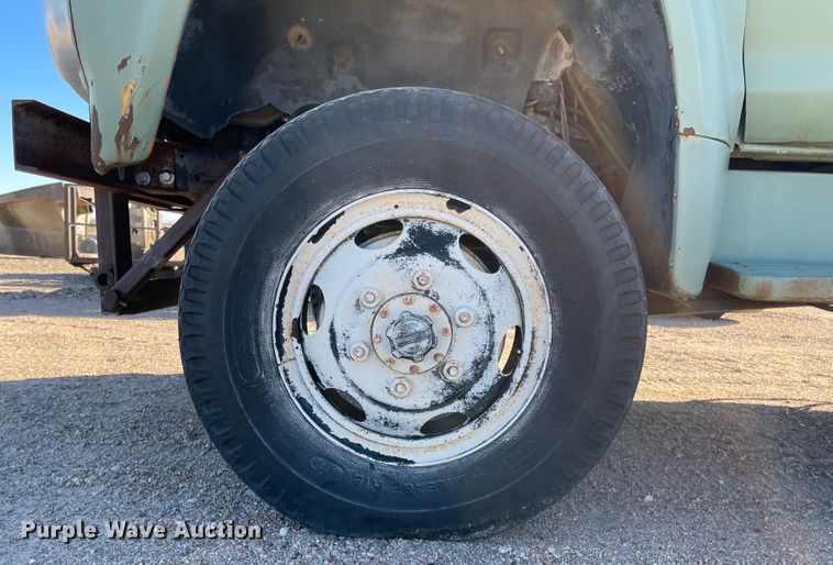 image for item IJ9578 1979 Ford F600  drilling rig truck