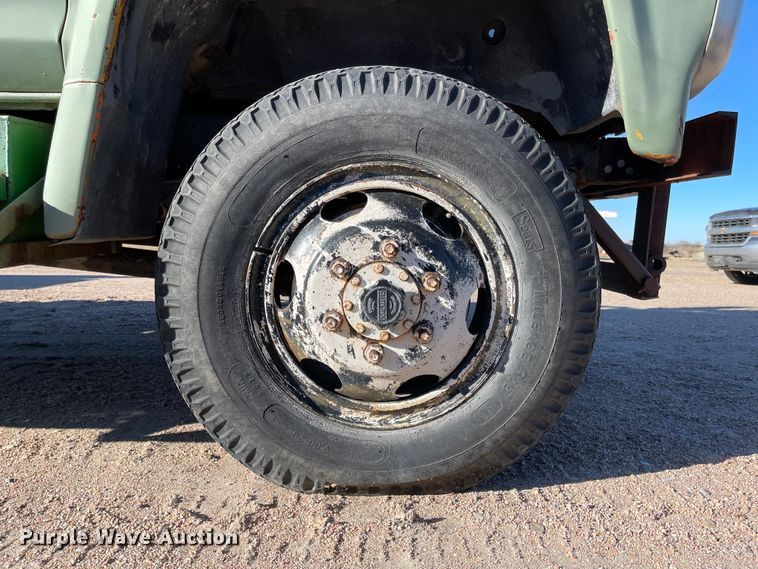 image for item IJ9578 1979 Ford F600  drilling rig truck