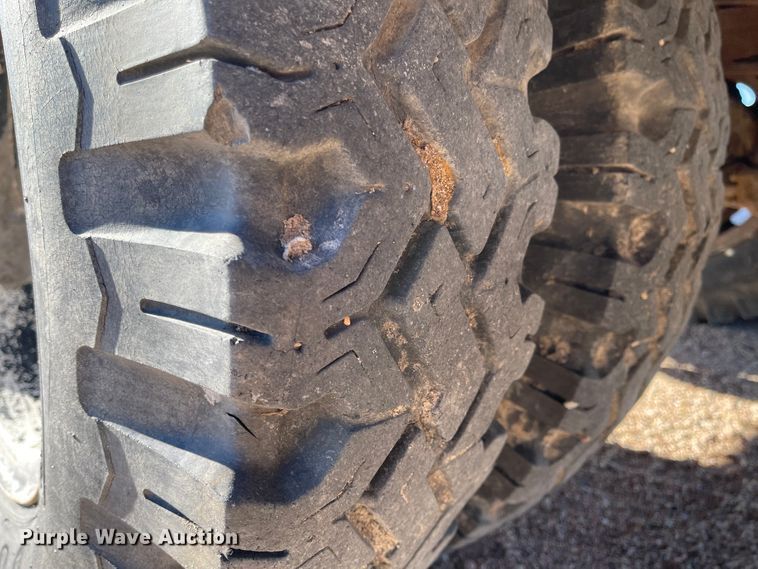 image for item IJ9578 1979 Ford F600  drilling rig truck