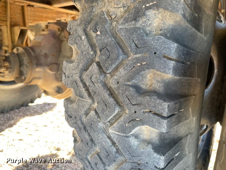 image for item IJ9578 1979 Ford F600  drilling rig truck