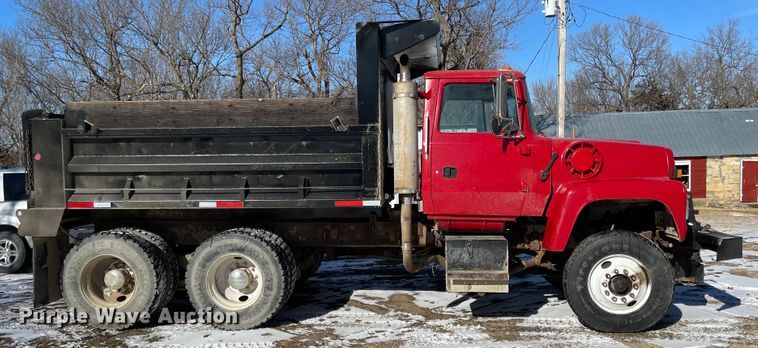 image for item IJ9660 1997 Ford LT8000  dump truck