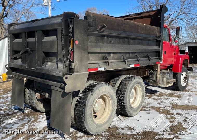 image for item IJ9660 1997 Ford LT8000  dump truck