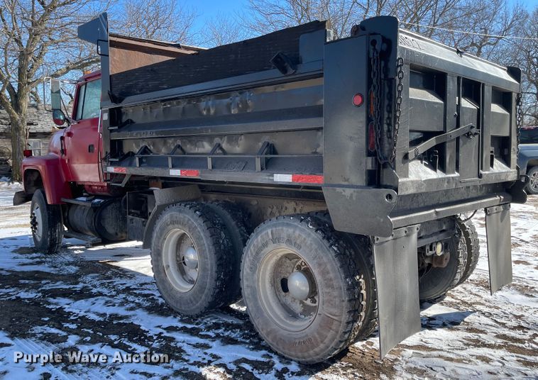 image for item IJ9660 1997 Ford LT8000  dump truck