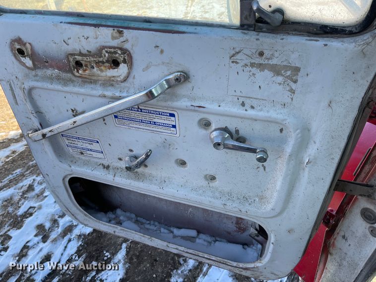 image for item IJ9660 1997 Ford LT8000  dump truck