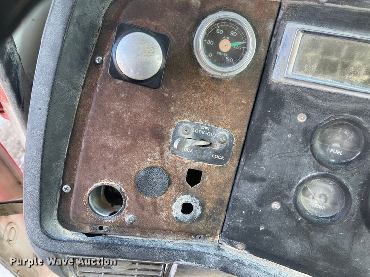 image for item IJ9660 1997 Ford LT8000  dump truck