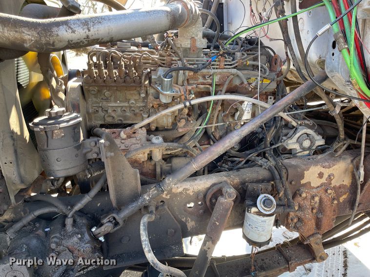 image for item IJ9660 1997 Ford LT8000  dump truck