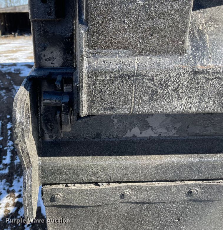 image for item IJ9660 1997 Ford LT8000  dump truck