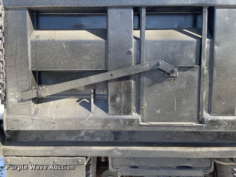 image for item IJ9660 1997 Ford LT8000  dump truck