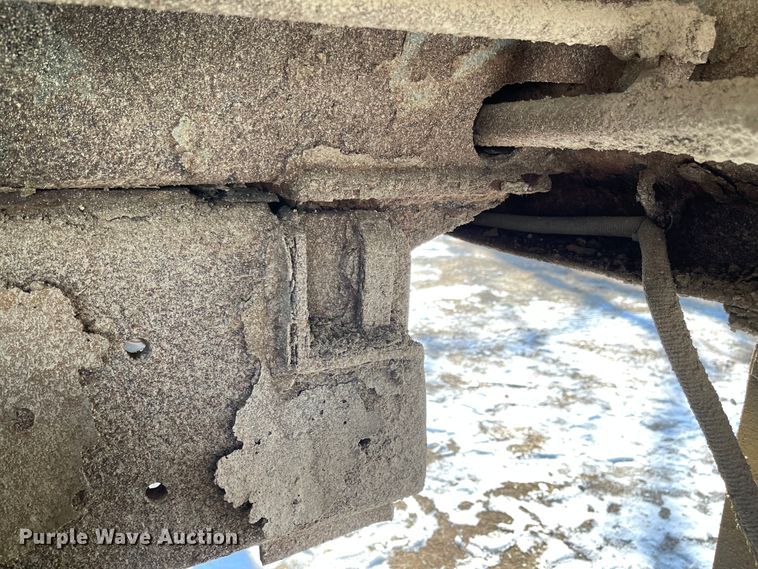 image for item IJ9660 1997 Ford LT8000  dump truck