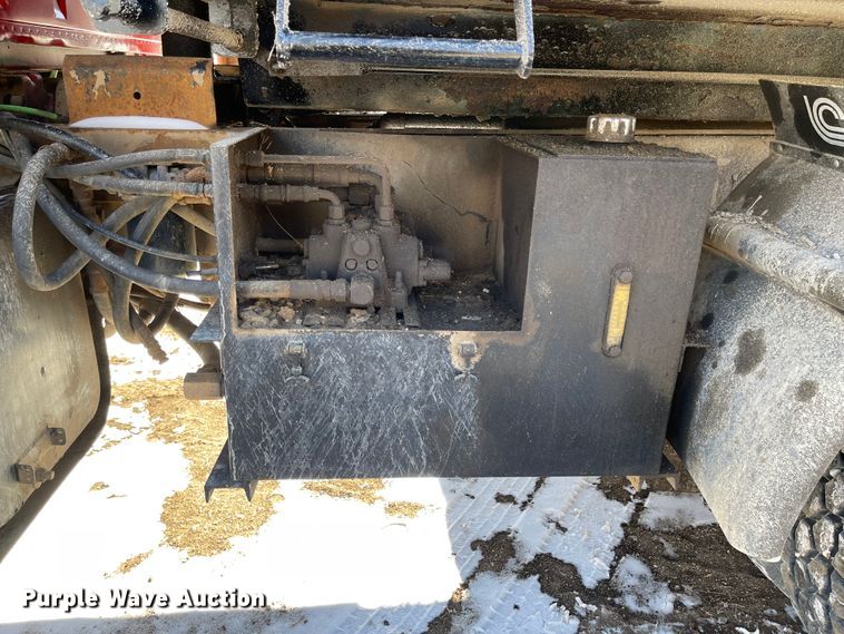 image for item IJ9660 1997 Ford LT8000  dump truck