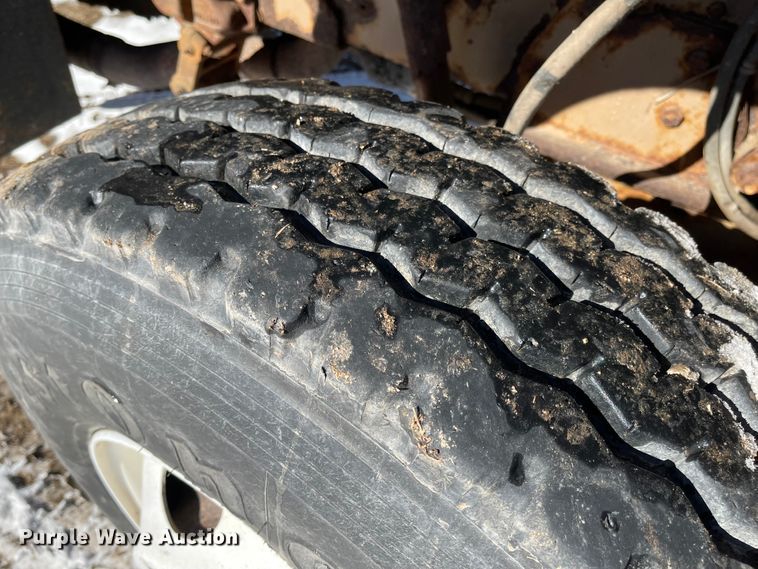 image for item IJ9660 1997 Ford LT8000  dump truck