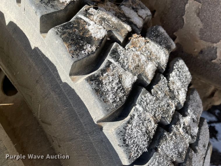 image for item IJ9660 1997 Ford LT8000  dump truck