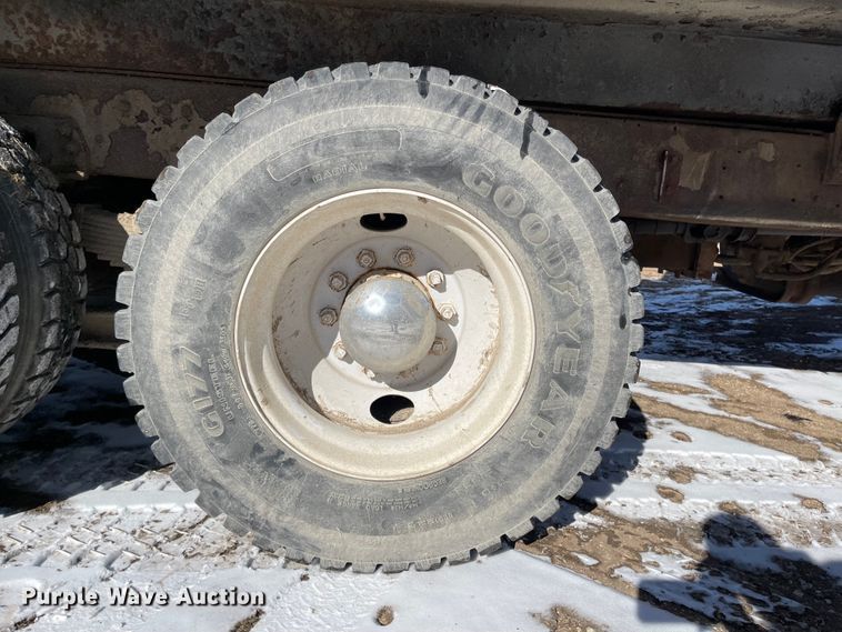 image for item IJ9660 1997 Ford LT8000  dump truck