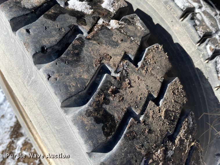 image for item IJ9660 1997 Ford LT8000  dump truck