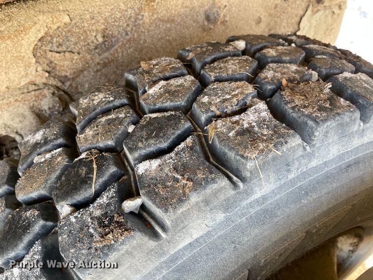 image for item IJ9660 1997 Ford LT8000  dump truck