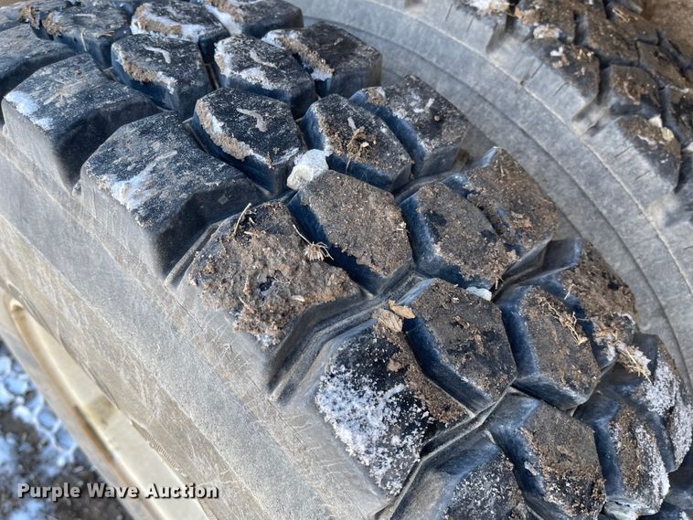 image for item IJ9660 1997 Ford LT8000  dump truck