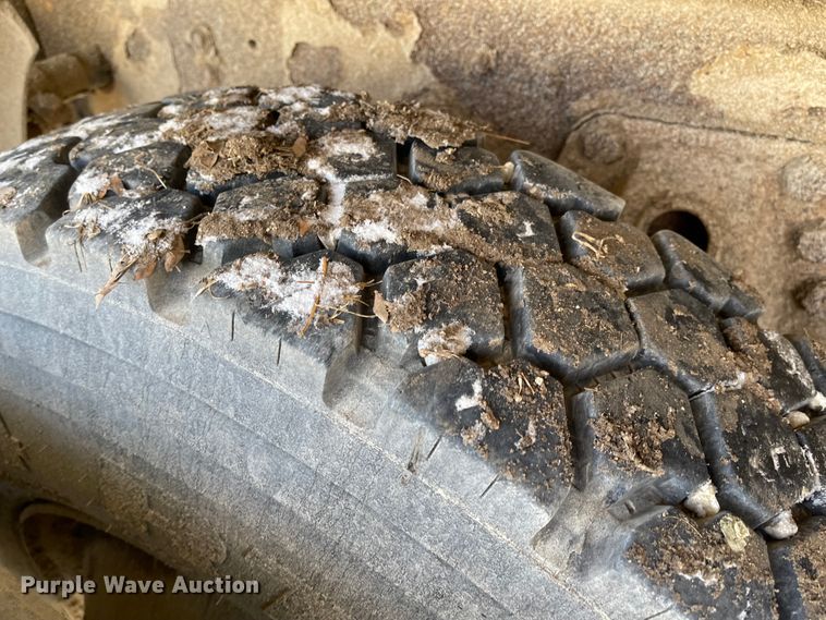 image for item IJ9660 1997 Ford LT8000  dump truck