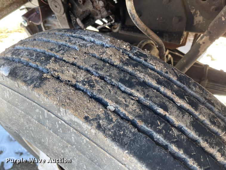 image for item IJ9660 1997 Ford LT8000  dump truck