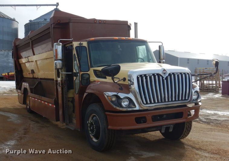 image for item IM9754 2010 International 7300  refuse truck