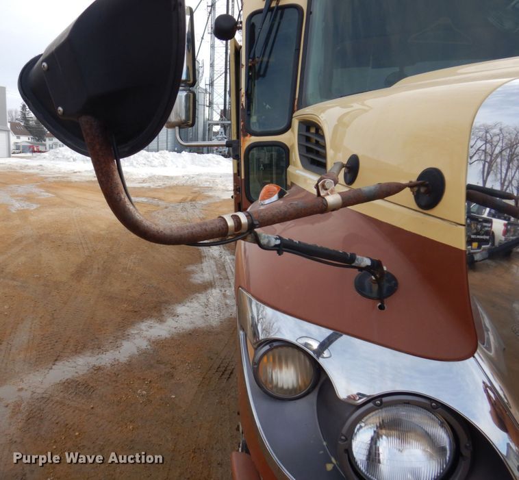 image for item IM9754 2010 International 7300  refuse truck