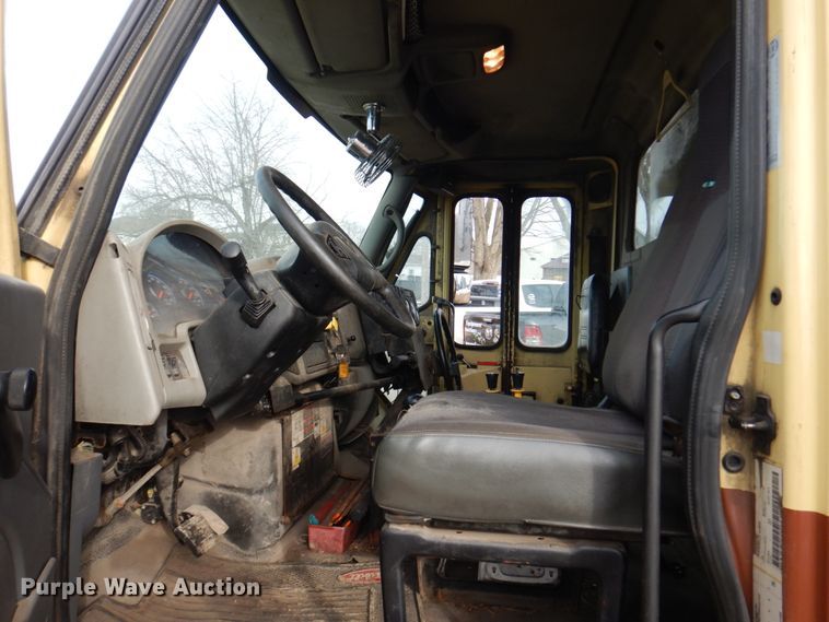 image for item IM9754 2010 International 7300  refuse truck