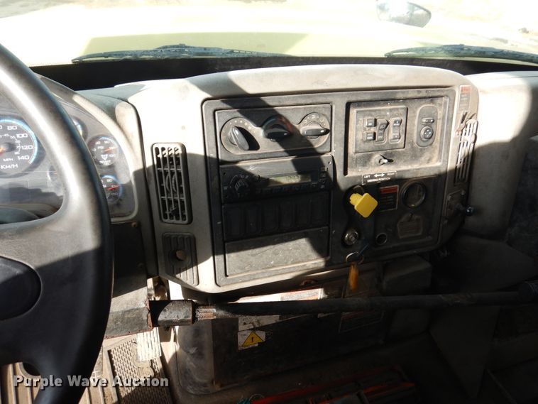 image for item IM9754 2010 International 7300  refuse truck