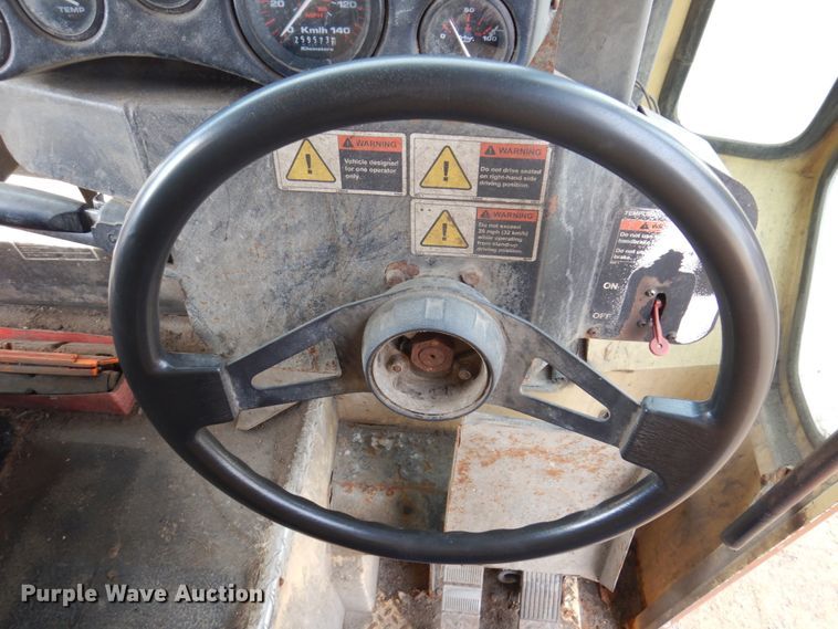 image for item IM9754 2010 International 7300  refuse truck