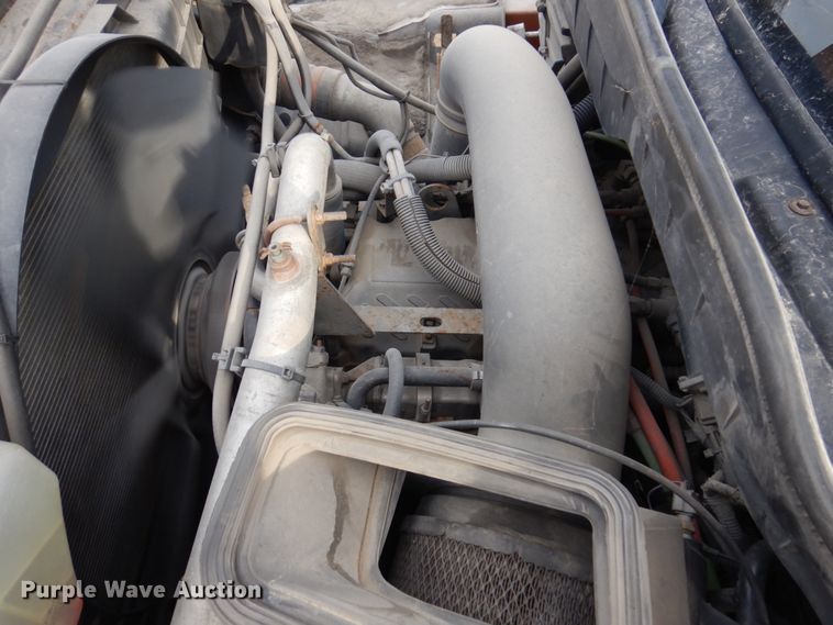 image for item IM9754 2010 International 7300  refuse truck