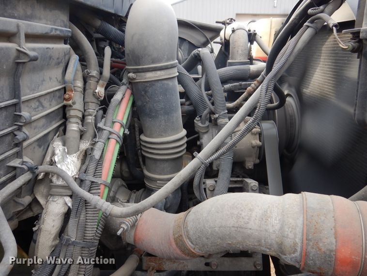 image for item IM9754 2010 International 7300  refuse truck