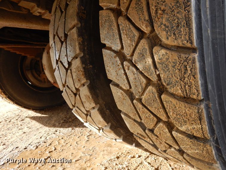 image for item IM9754 2010 International 7300  refuse truck