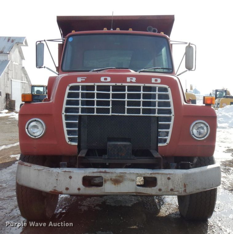 image for item IO9679 1982 Ford LT8000  dump truck