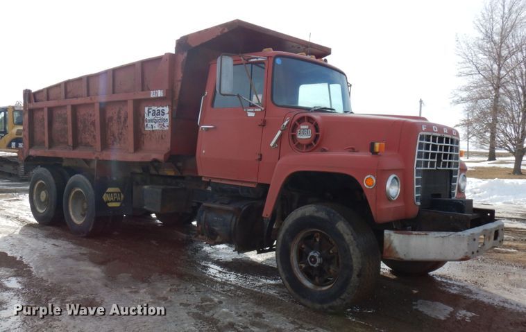 image for item IO9679 1982 Ford LT8000  dump truck