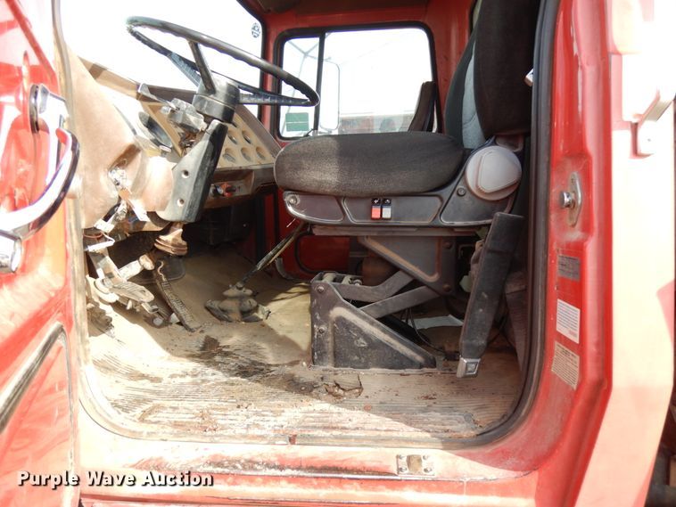 image for item IO9679 1982 Ford LT8000  dump truck