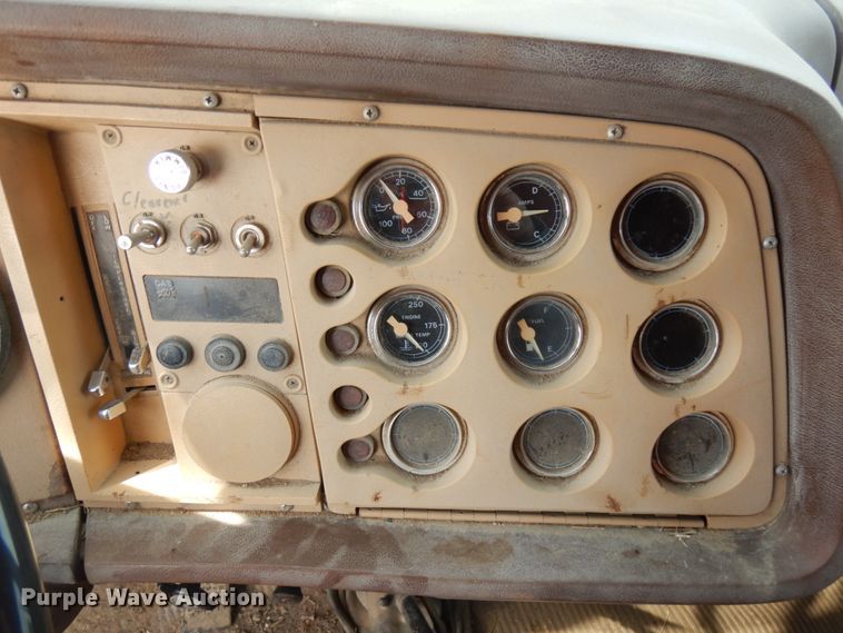 image for item IO9679 1982 Ford LT8000  dump truck